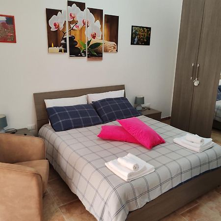 Casetta Zia Minu' Ostuni Luaran gambar